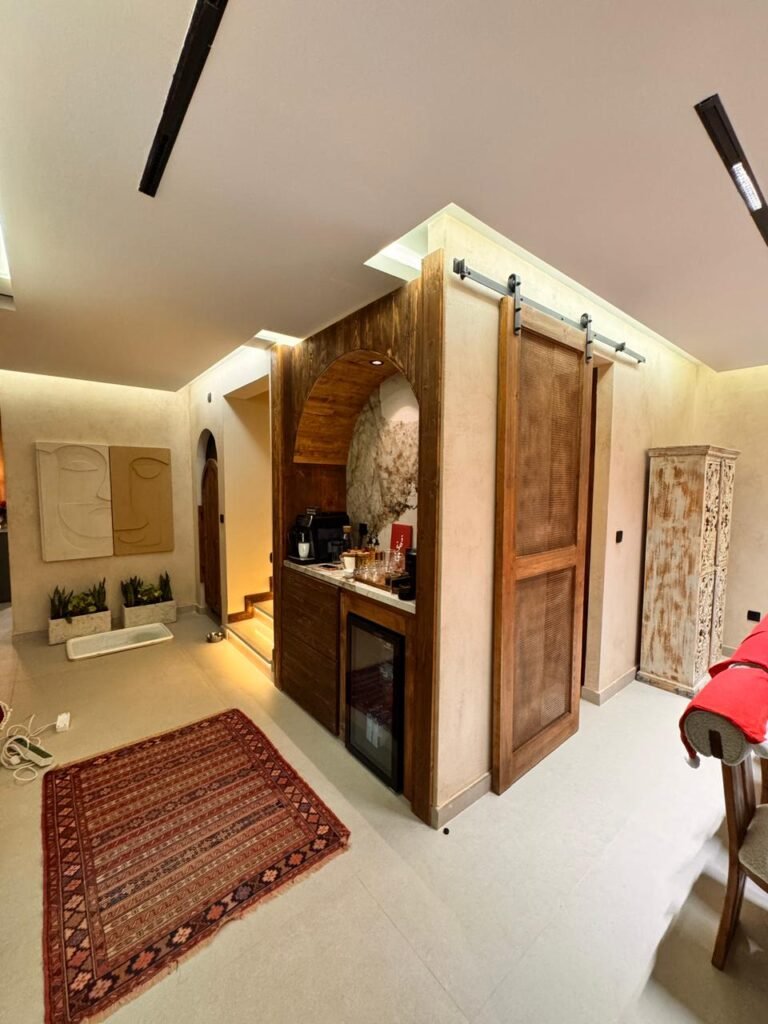 تفصيل ابواب خشب .ابواب سنديان ابواب جوز ابواب سحاب